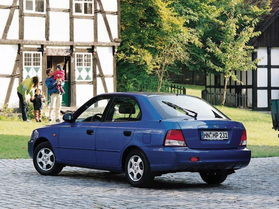  Hyundai Accent 5-Door 2000 года  (фото 3 из 5)